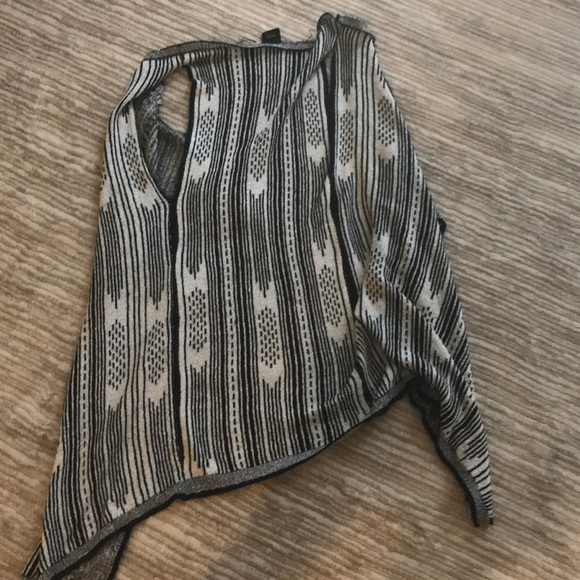 Vest flows - Picture 2 of 2